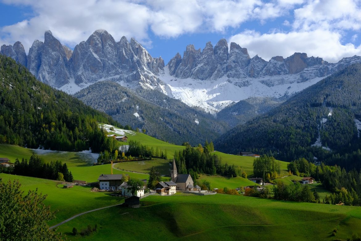 Alla scoperta delle Dolomiti: viaggio nella sottovalutata regione montana d’Italia