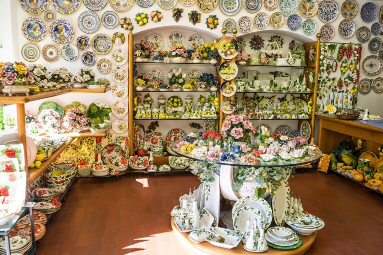 Borghi della ceramica in Italia: ecco i 5 più belli e colorati