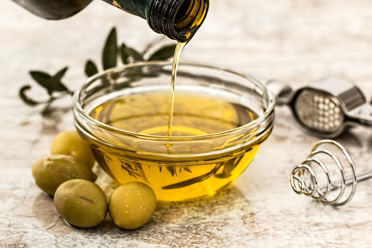 Test in cucina per verificare l'autenticità dell'olio extravergine d'oliva.