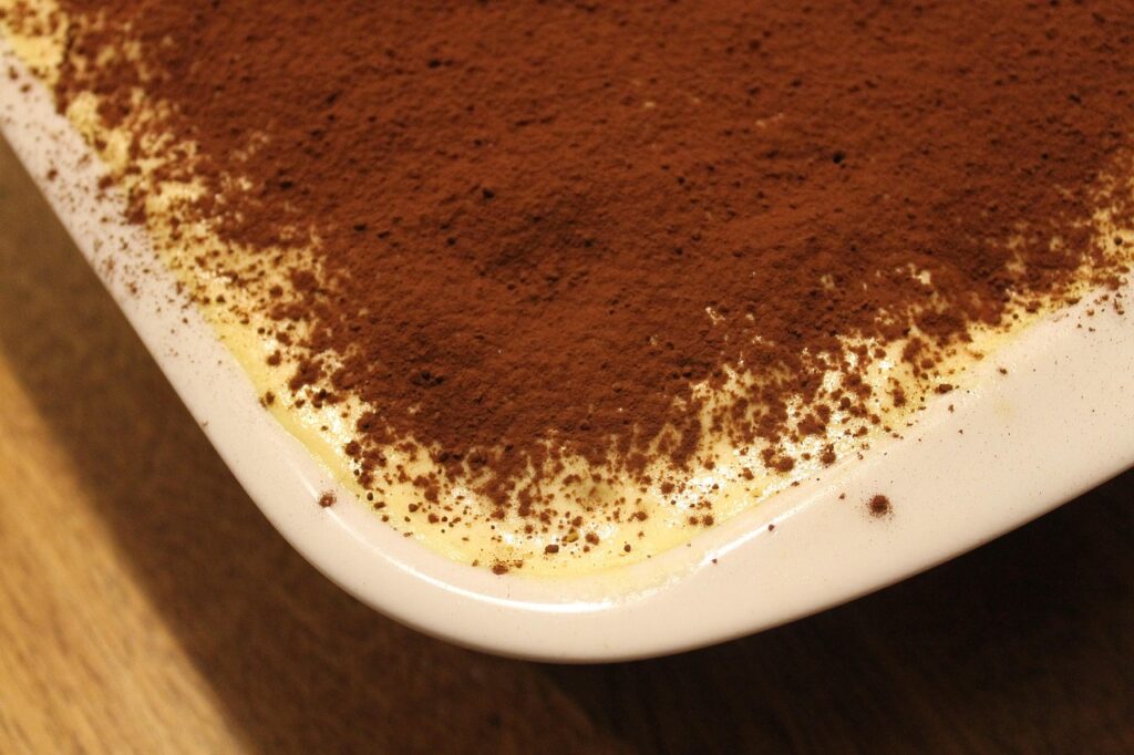 Il segreto per un tiramisù perfetto: ecco come montare i tuorli per una cremosità unica